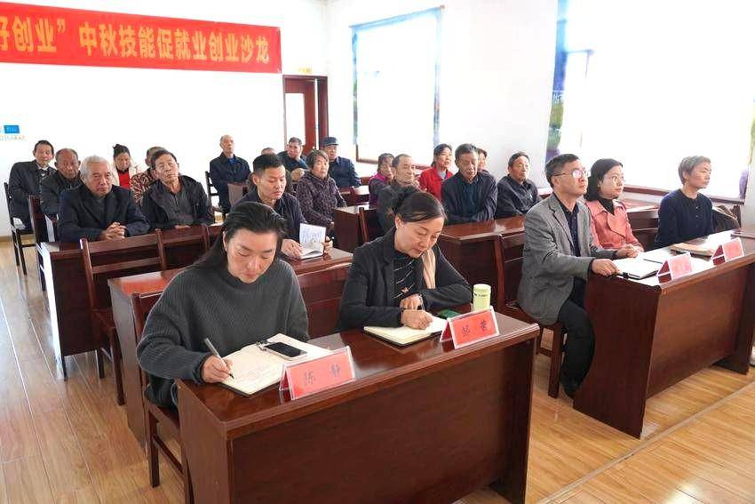 标题：省委讲师团、英国威廉集团赴华容区开展“大思政课”“百马行动”观摩宣讲活动.docx